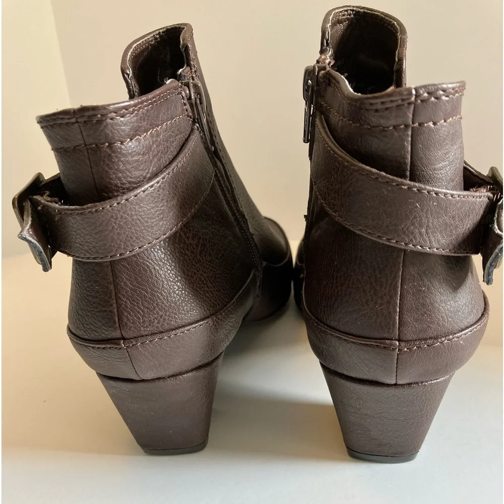 Women’s Ankle Boots, Buckle Straps, Brown, 10M, Rialto Sabana